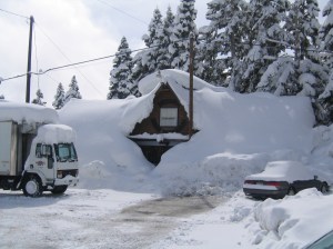 Mammoth 4-5-06 017 cable tv log bldg